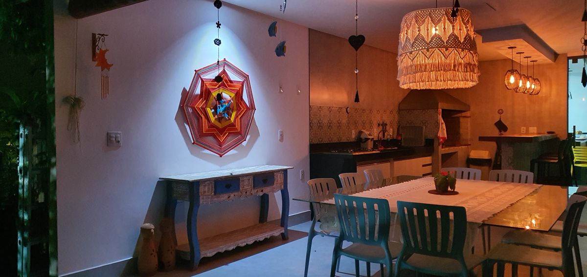 Casa Odara — Mesa de jantar da área gourmet